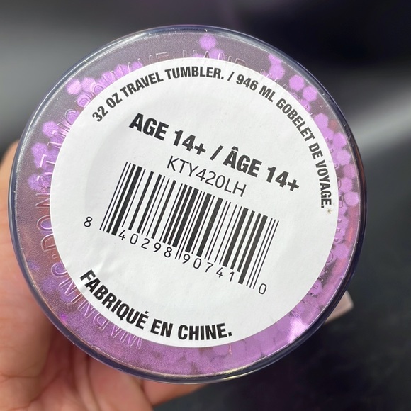 Holiday SALE 🎁 ⬇️ Hello Kitty Confetti Glitter Globe Over sized tumbler - Picture 5 of 5